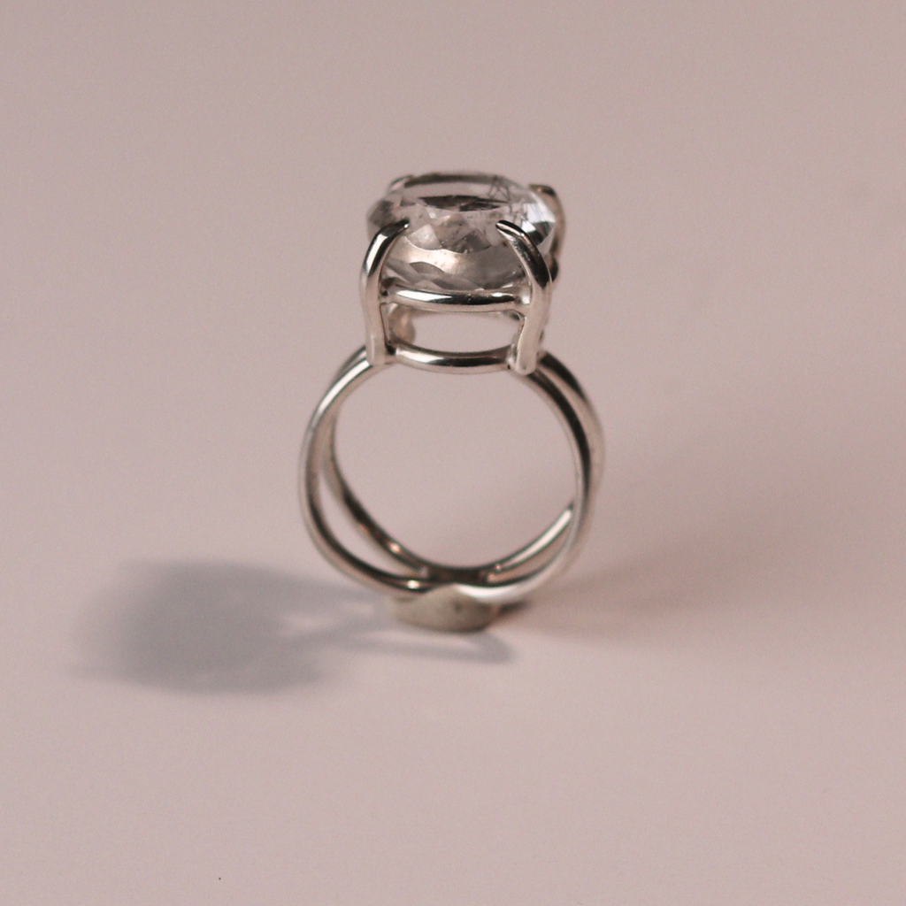 Anillo cuarzo turmalinado talla 6
