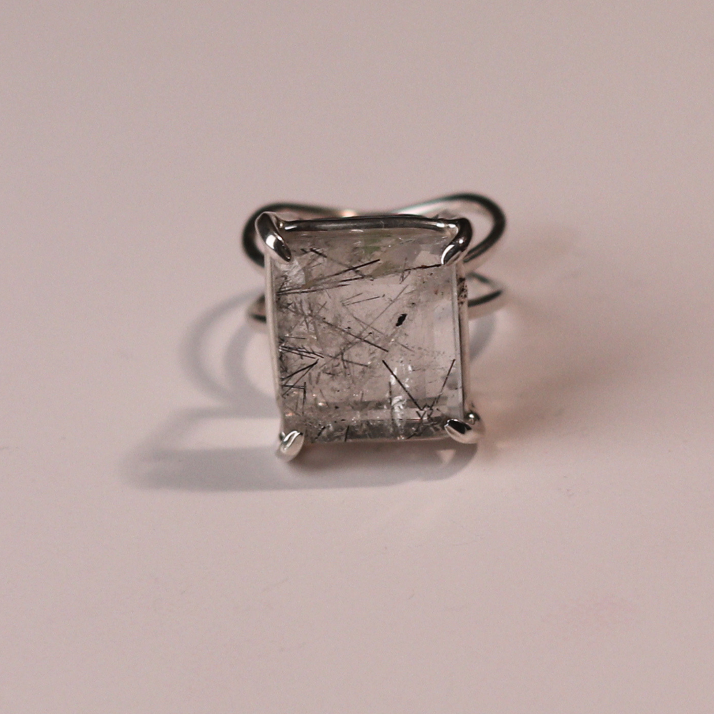 Anillo cuarzo turmalinado talla 8