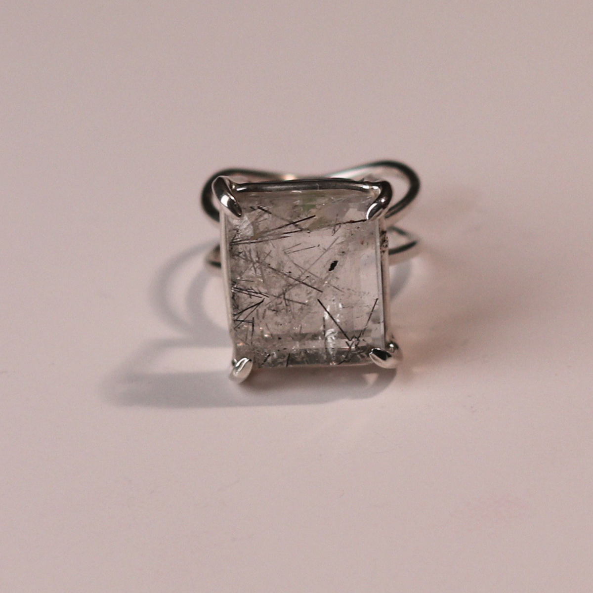 Anillo cuarzo turmalinado talla 8