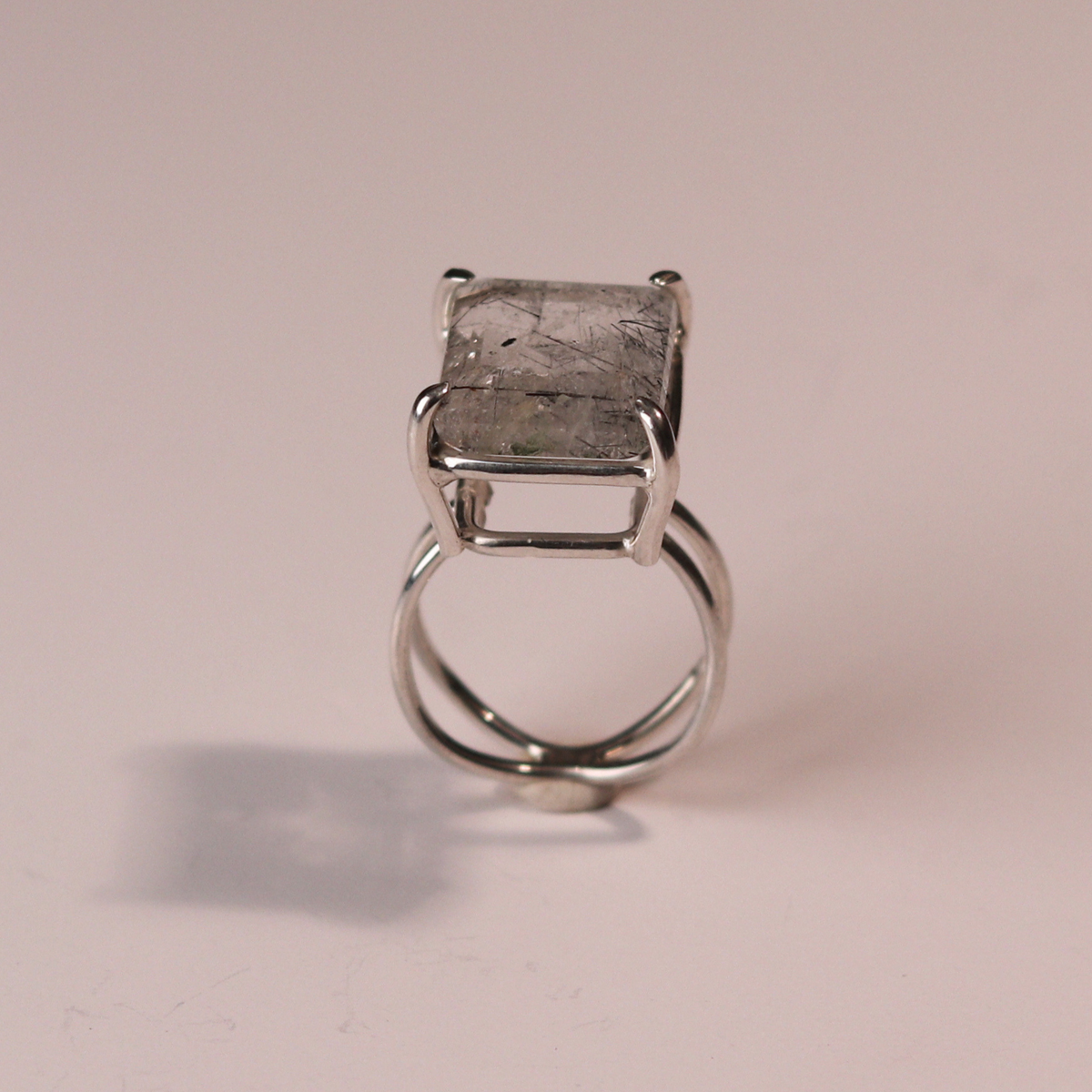 Anillo cuarzo turmalinado talla 8