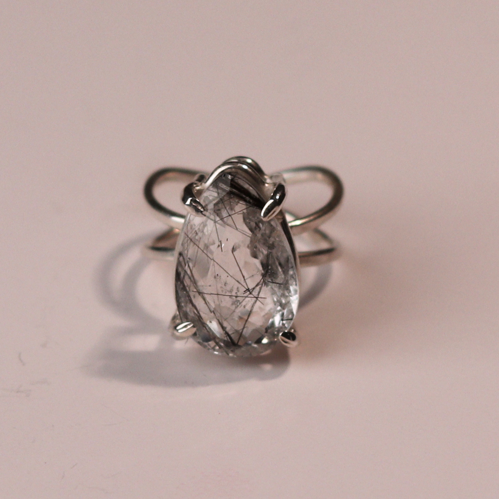 Anillo cuarzo turmalinado talla 7.25