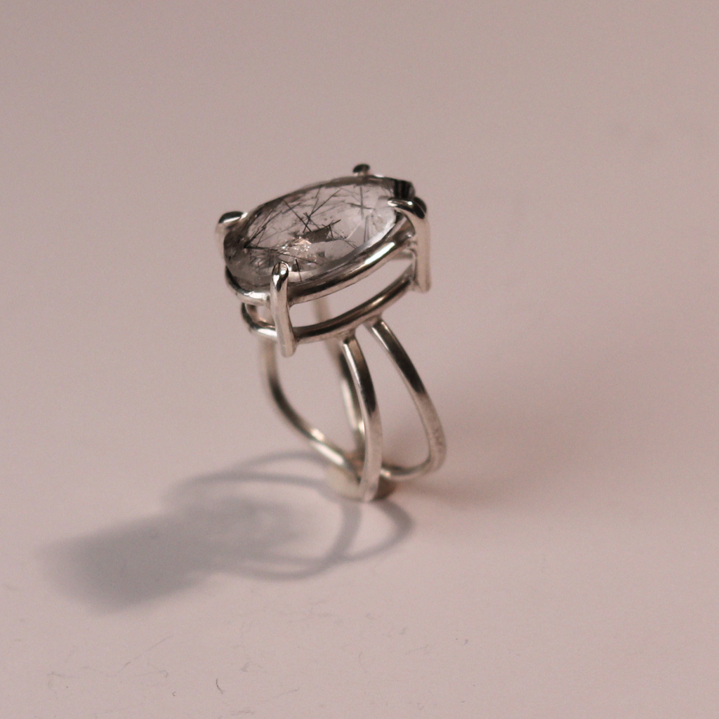Anillo cuarzo turmalinado talla 7.25